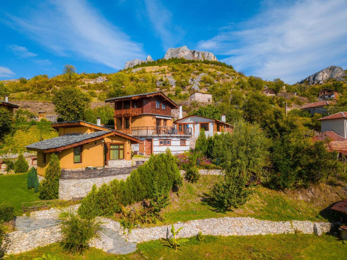 Eco Village Under The Cliffs Ilindentsi ภายนอก รูปภาพ