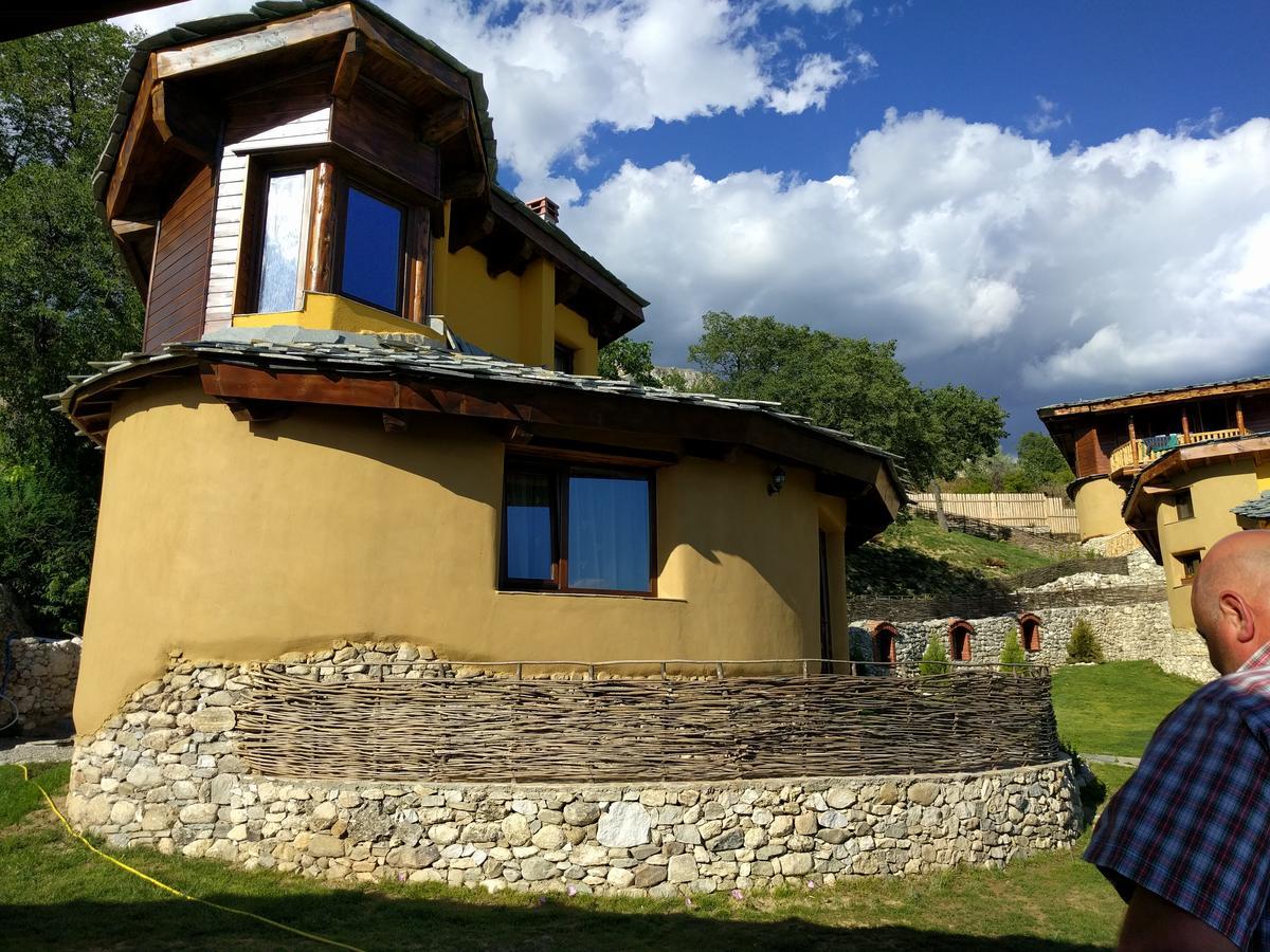 Eco Village Under The Cliffs Ilindentsi ภายนอก รูปภาพ