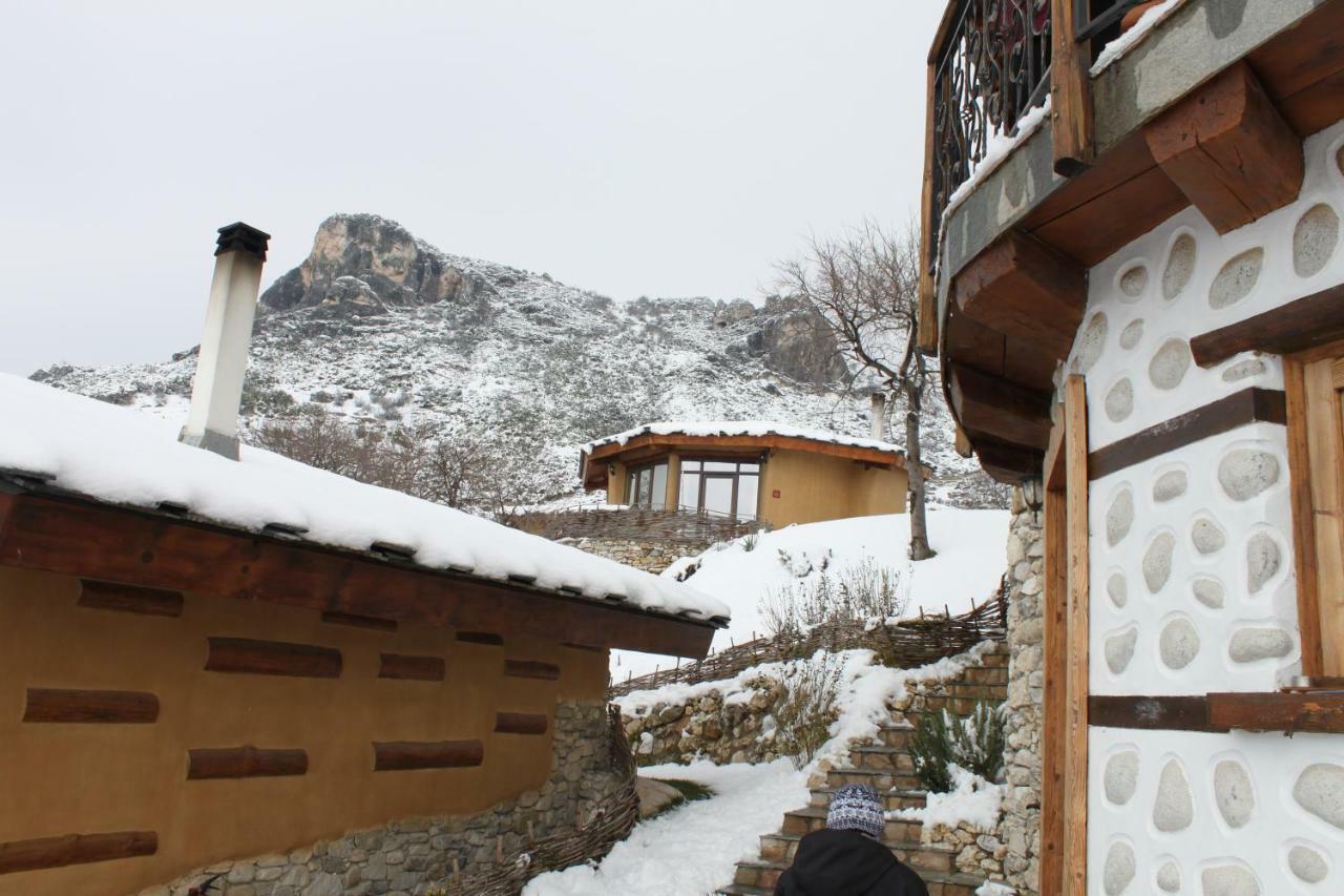 Eco Village Under The Cliffs Ilindentsi ภายนอก รูปภาพ